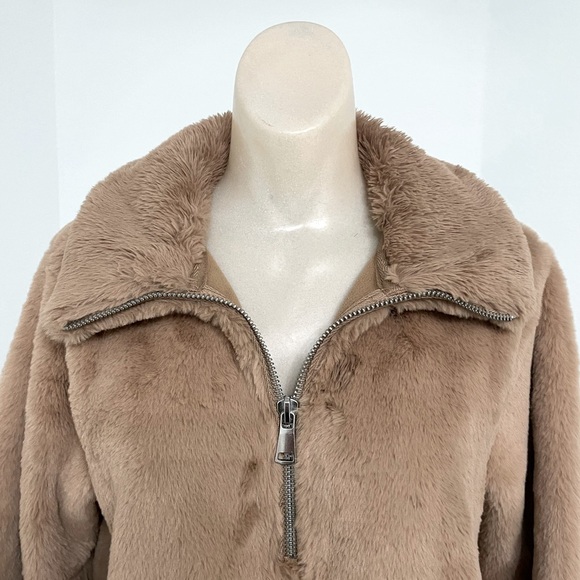 Abercrombie & Fitch Faux Fur and Fleece quarter-zip jacket / camel tan color - Picture 2 of 9